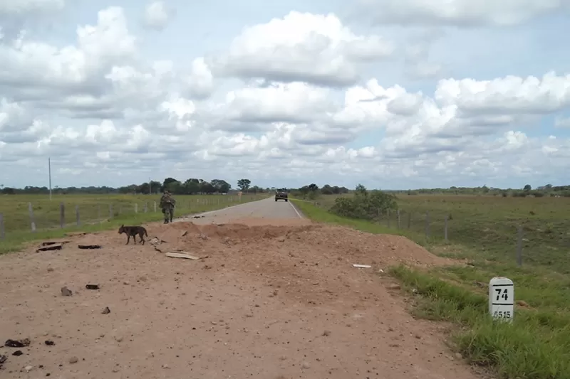 La vía Tame - Fortul fueron colocados los 80 kilos de explosivos anfo.